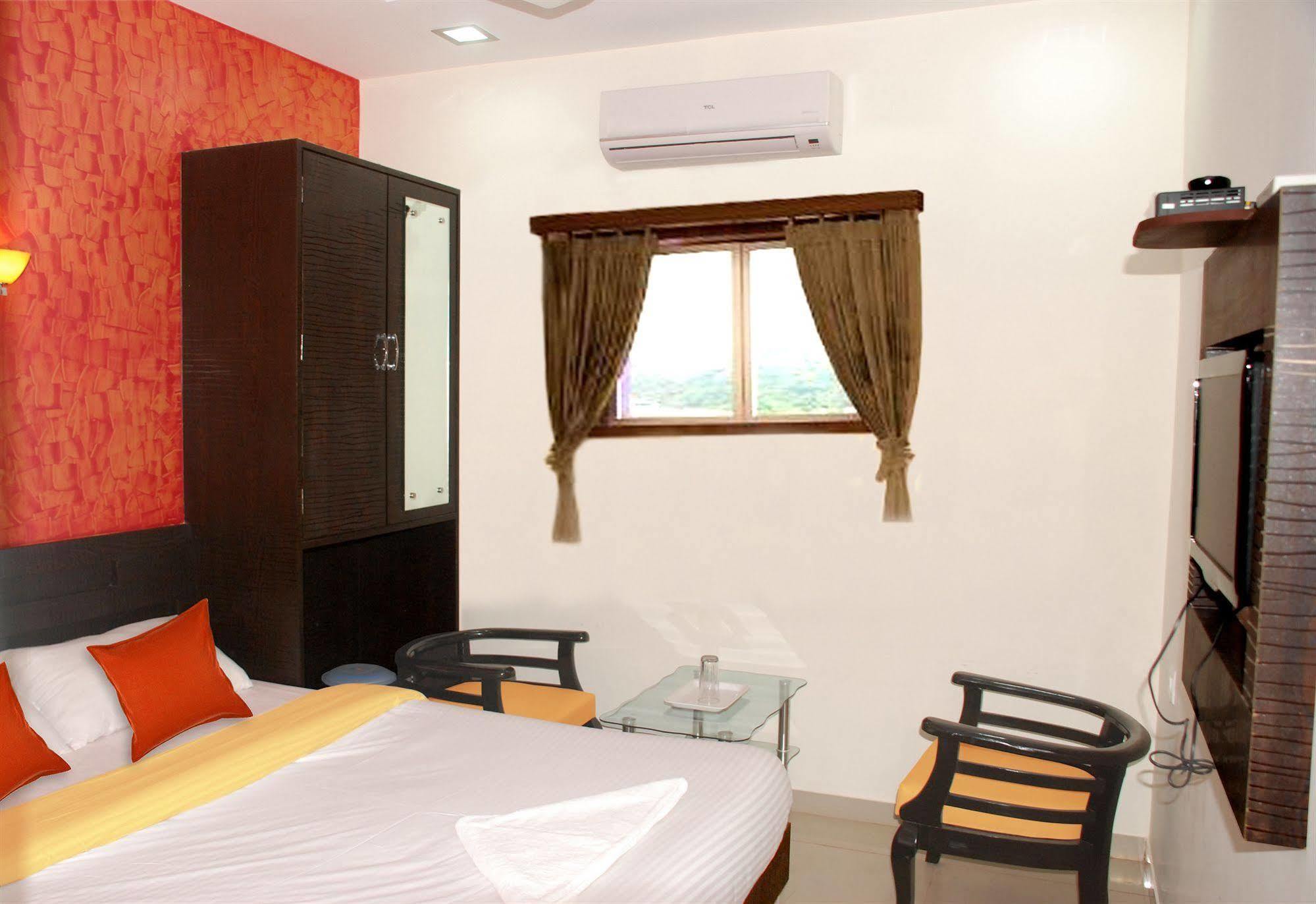 Fabexpress Adore Inn - Nr Mumbai International Airport Zewnętrze zdjęcie